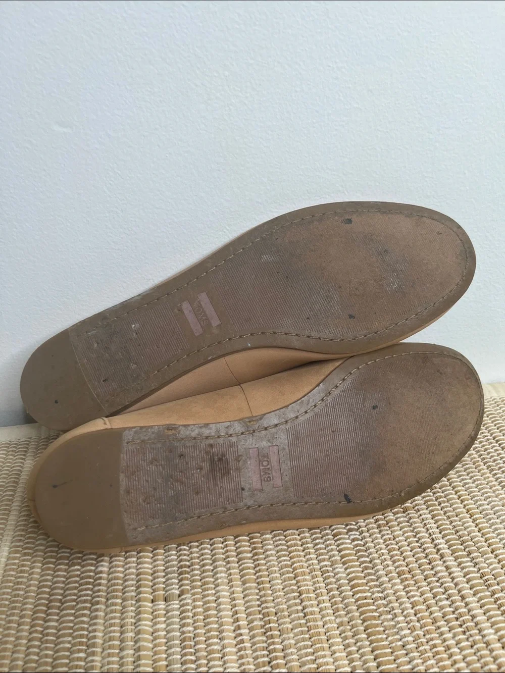 Toms Darcy Tan Nubuck Leather Slip-On Flats Size 8